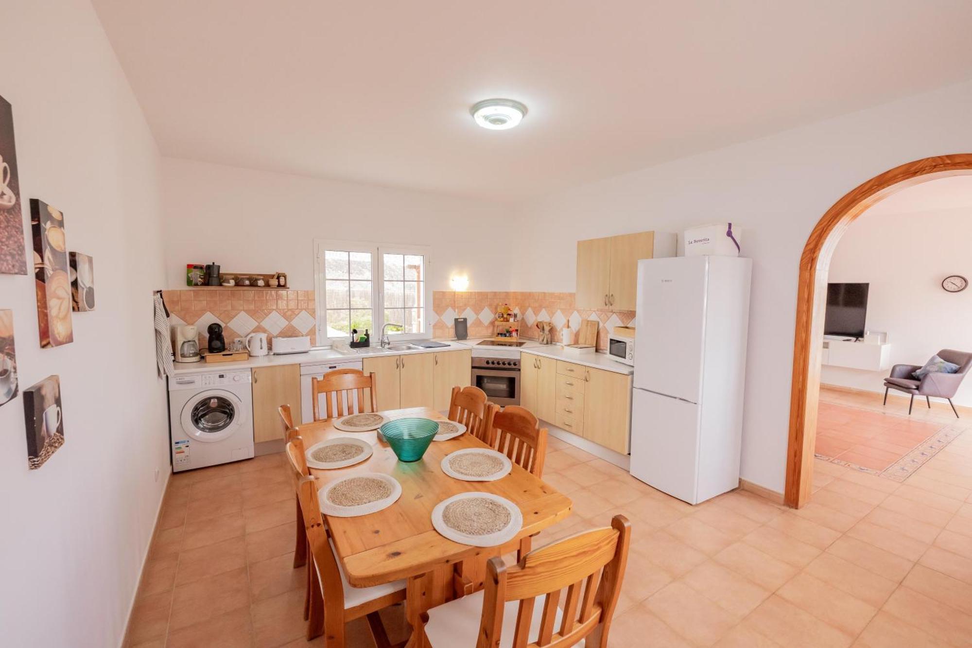 Casa Amaya - Spacious House With Pool, Large Garden, Bbq, 2 Terraces, And Ideal Location El Charco  外观 照片